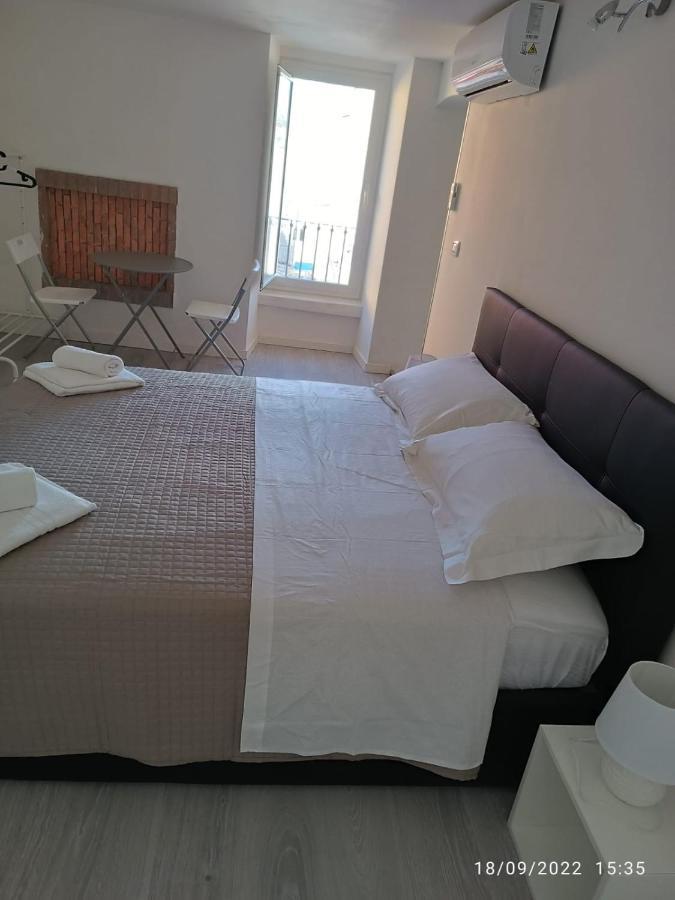 Di Fronzo Guest House T Triggiano Eksteriør billede