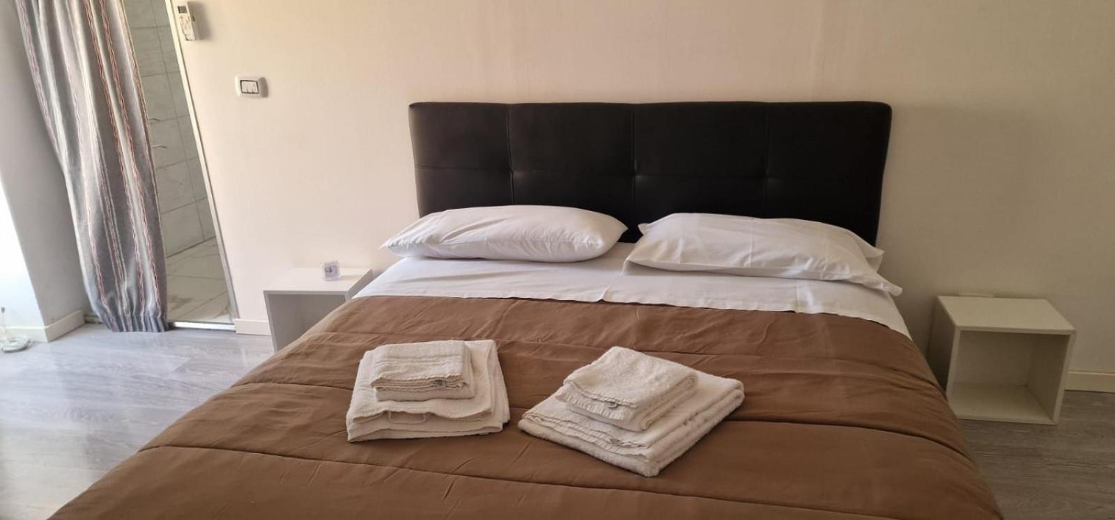 Di Fronzo Guest House T Triggiano Eksteriør billede